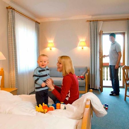 Goldener Hirsch Hotel Burgthann Екстериор снимка