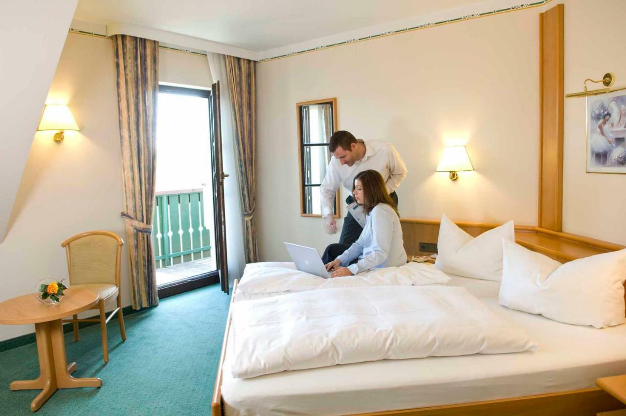 Goldener Hirsch Hotel Burgthann Екстериор снимка